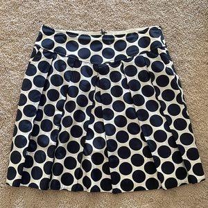 Banana Republic skirt size 10 Navy and Off-White polka dot
